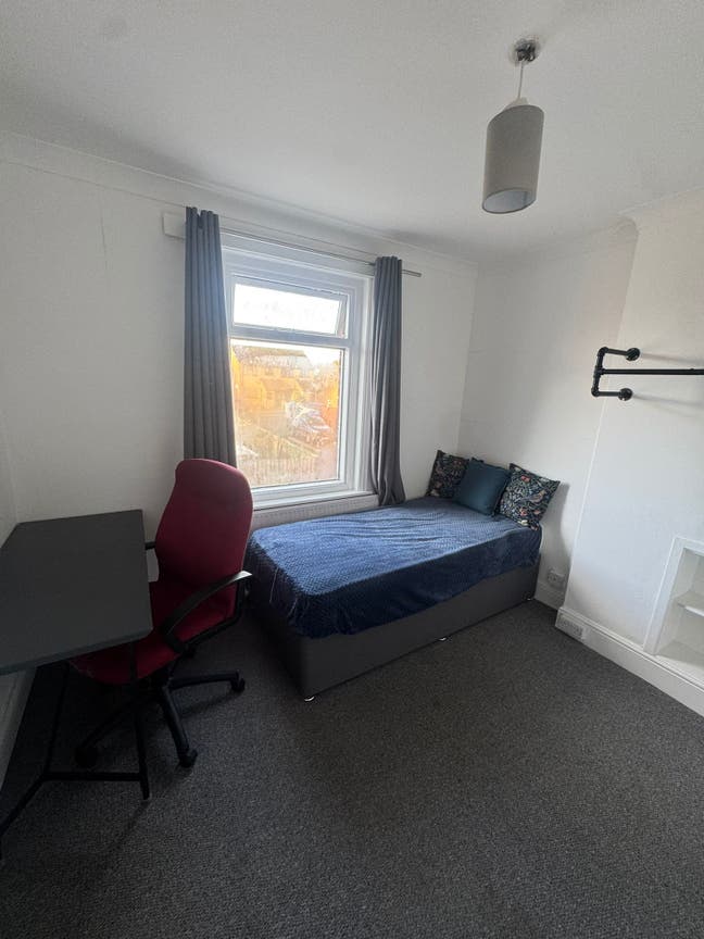 Rooms In A Shared House  Main Photo