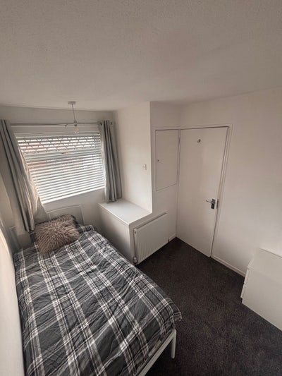 Single room available  Main Photo