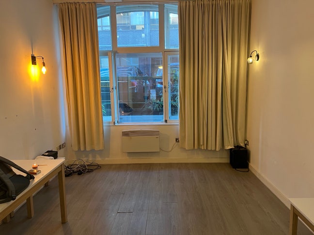 Cosy one bed apartment in quiet street  Main Photo