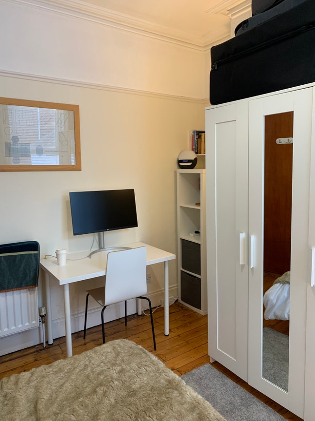 Double Room in Ormeau Rd Young Professional House Main Photo