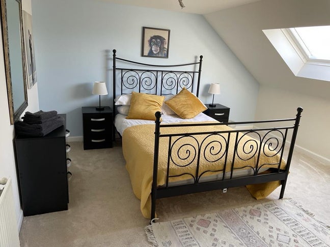 Spacious Room for Rent in Beautiful Coastal Villag Main Photo