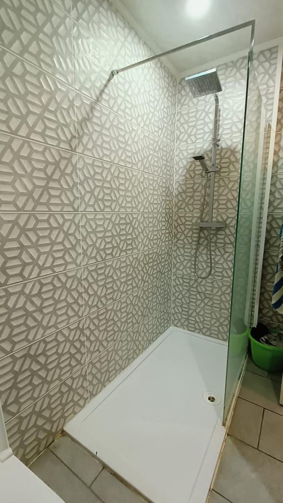 Single bed space available in double room Main Photo