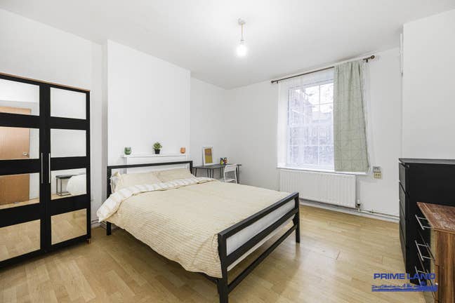 4 Room in a Newly Refurbished Property - E1 Main Photo