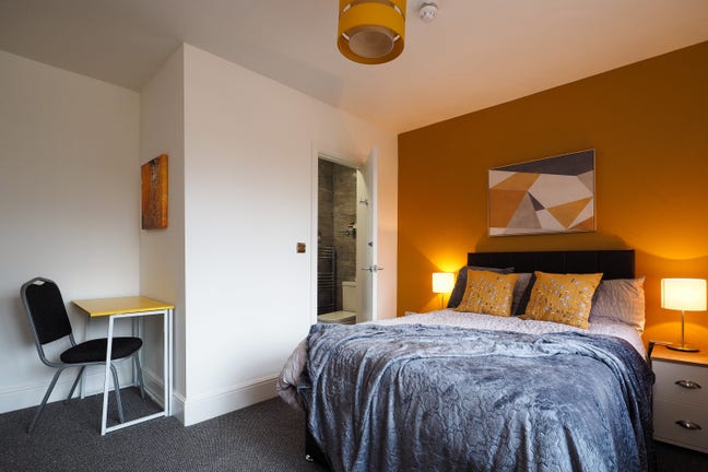 Ensuite Room Coming Soon  (Station Road) Main Photo