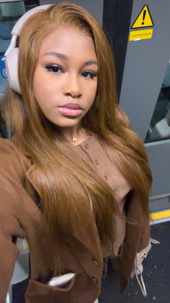 Hi! I’m a  working student looking for a cl... Main Photo