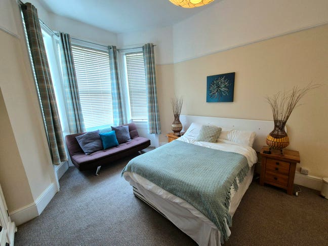 Self Contained Studio Flat Cleaning and Bills Inc. Main Photo