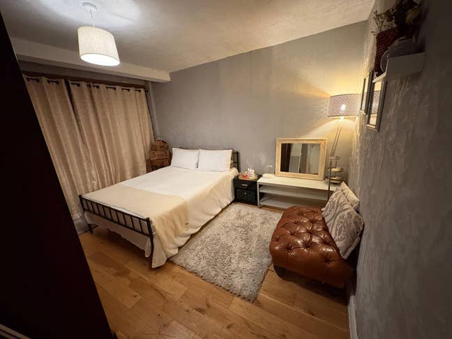 Delightful Double Room in a Smart Flat Main Photo