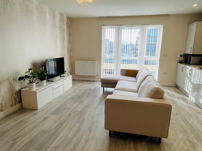 Double bedroom with private bathroom Main Photo