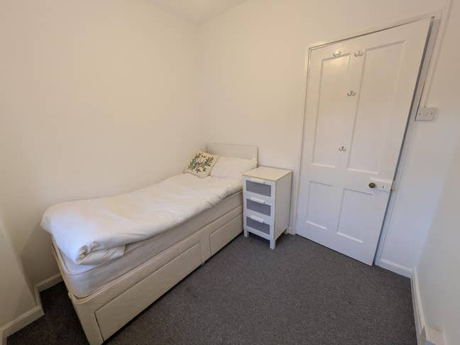 Single room in cosy house Main Photo