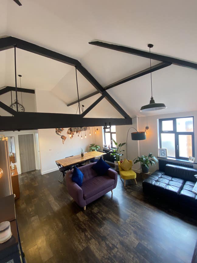 Gorgeous 2-Bed Factory Convension Flat Main Photo