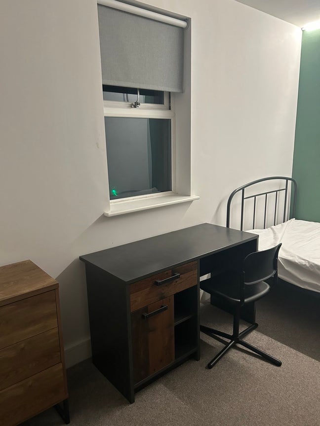 Modern room available in six bed flat-Cathays  Main Photo
