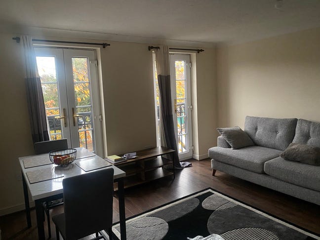 Lovely Flat Near Didsbury – Perfect for an Academi Main Photo