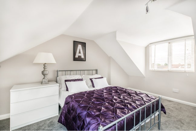 Lovely Double Ensuite | ✈️  Deposit Options  Main Photo