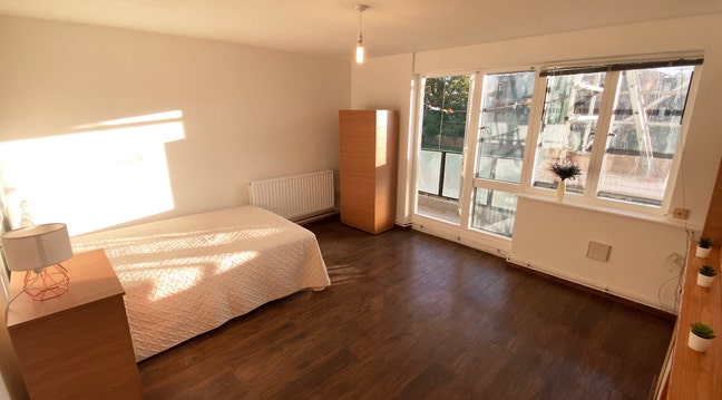 🌕Private balcony room in 3 bed - Bermondsey🌕 Main Photo
