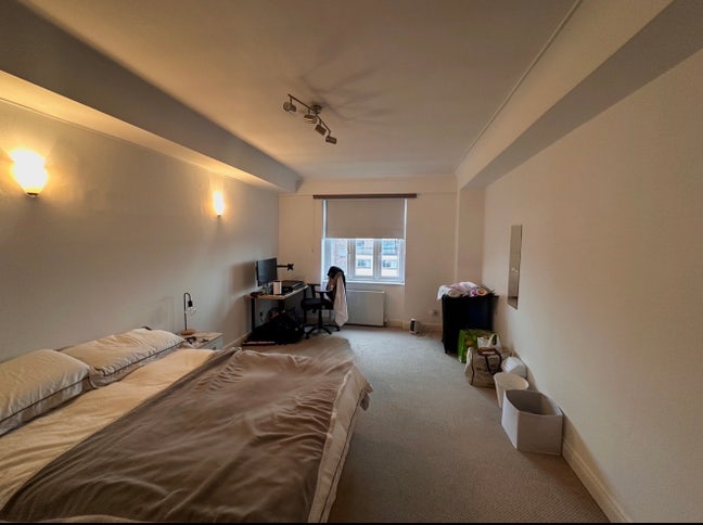 Room Available in St John’s Wood location   Main Photo