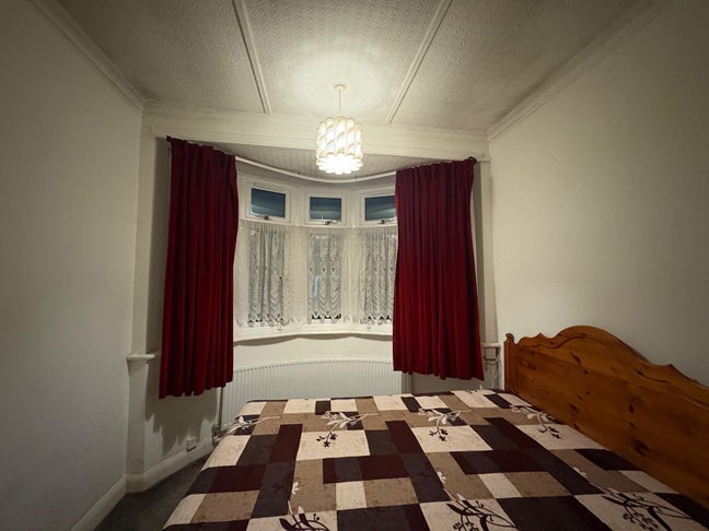 We are looking for one boy for shared room  Main Photo