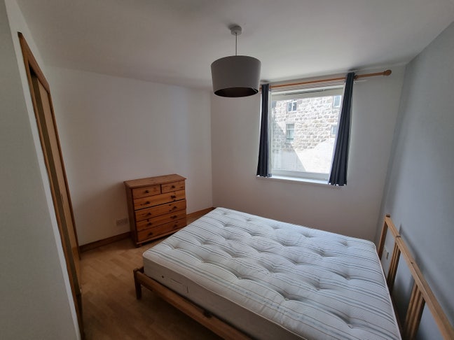 1 bedroom available in a 2 bed city centre flat. Main Photo