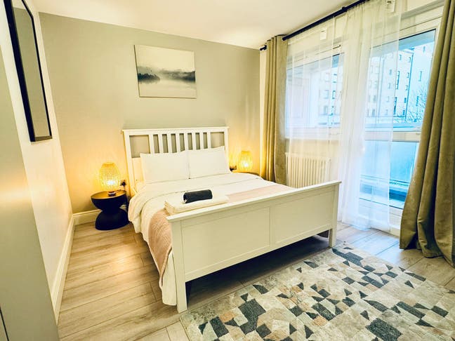 Airbnb rooms to rent in central london for medium  Main Photo
