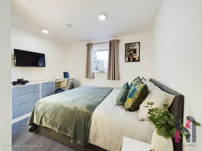 Fabulous X1 Kempston Court Main Photo