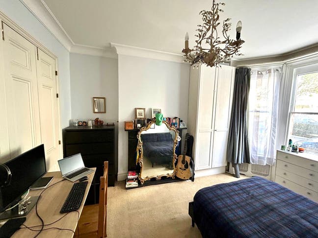 Big Double in friendly house, off Northcote Road Main Photo