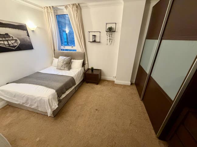 Ensuite room in  Crossharbour Main Photo