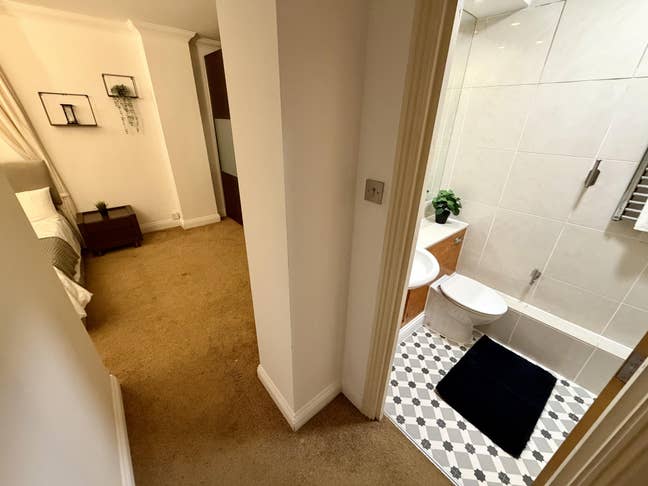 Ensuite room in  Crossharbour Main Photo
