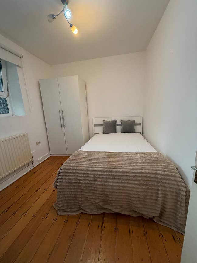 Double Rooms Available in Stockwell – from 02/12 Main Photo