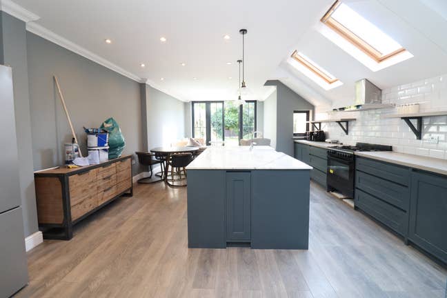 What a House! the Right Place for the New Year!  Main Photo