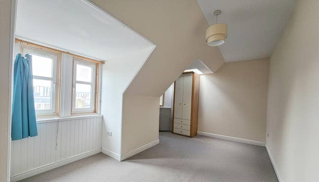 Large city centre double bedroom on Home Street Main Photo