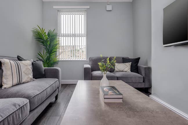 Brand New Professional - Close To City Centre Main Photo