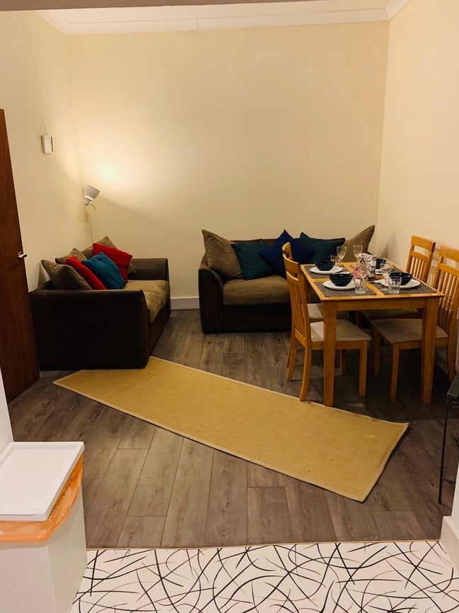 Bright Room in a Clean Flat - Near Shops - All Inc Main Photo