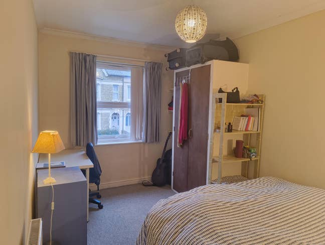 Large, well lit, room in lovely house in Cowley Main Photo
