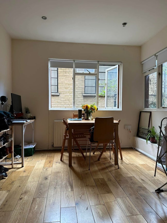 2/3 Month Sublet -KINGS CROSS Main Photo