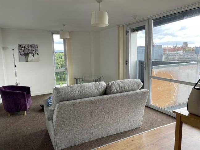 Female Flatmate For A Flat With A Lovely View! Main Photo