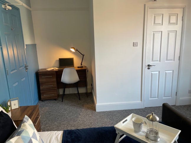 Beautiful double rooms in newly renovated house Main Photo