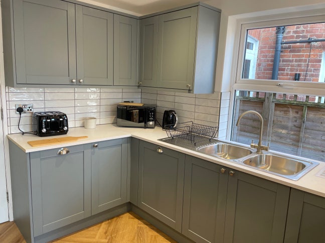 Beautiful double rooms in newly renovated house Main Photo