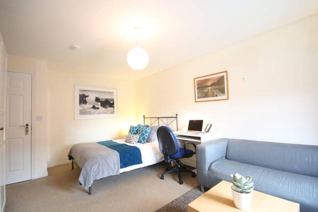 Double en suite in House perfect for Rotherwas Main Photo