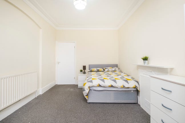 Massive Bedroom in Crouch End | All Bills Included Main Photo