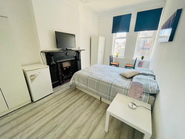 A Beautiful & Spacious Room in Willesden Junction Main Photo