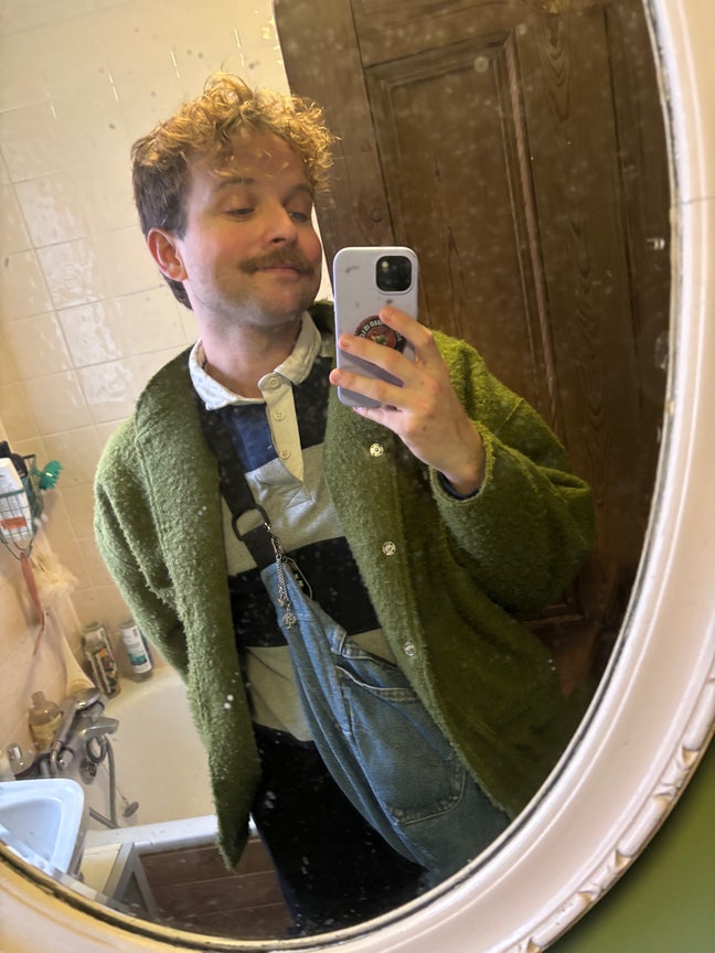 Looking for room ♥️ Main Photo