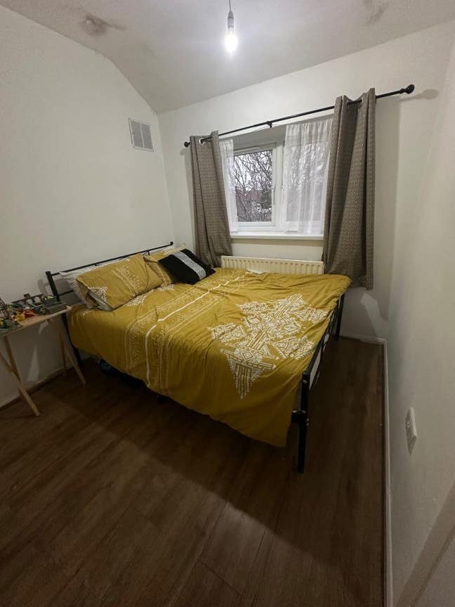 Double Room to Let –  Dagenham RM10 7LR  Main Photo