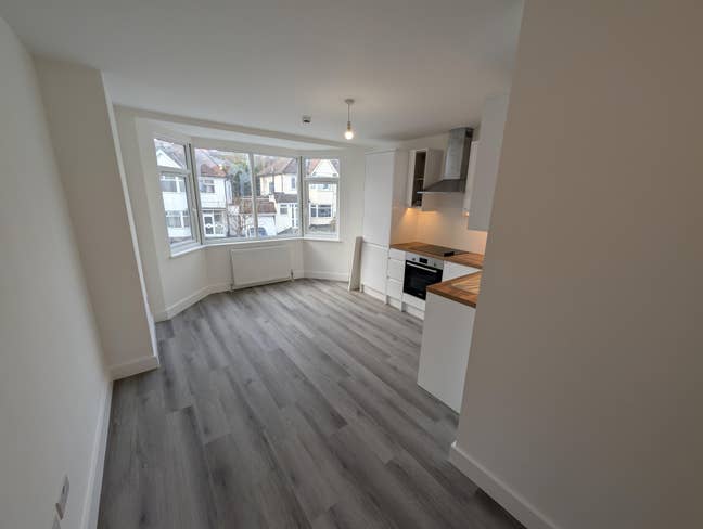 Brand-new two bedroom flat in NW4 Main Photo