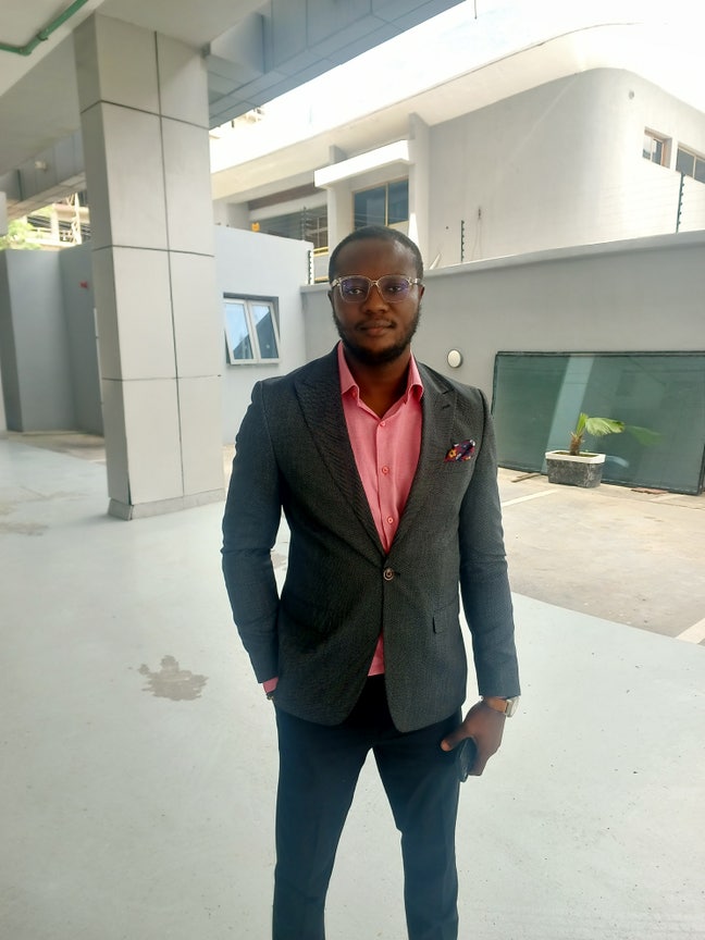 Room needed by professional couple Main Photo