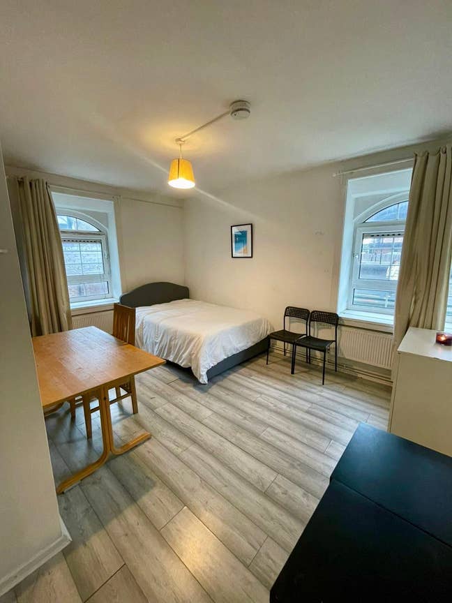 Two Lovely Rooms | 5-min to Mile End Station Main Photo