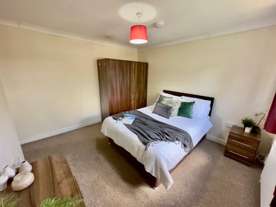 Great Sized Double Room in West Swindon 😎 Main Photo