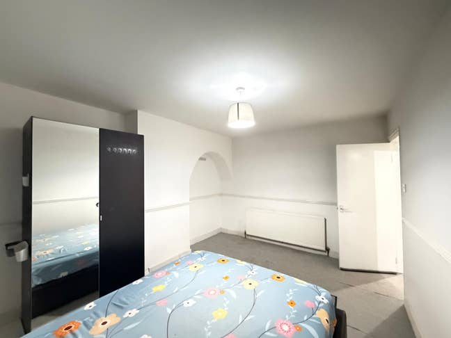 Room to Rent in Dagenham( RM10)  Main Photo