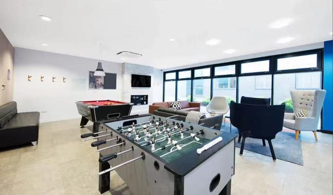 Decent Ensuite with Good Facility and Location Main Photo