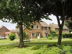 Lovely Spacious 4 Bed House Close to All Amenities Main Photo