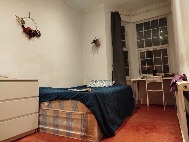 Room in Willisden Green - available now  Main Photo