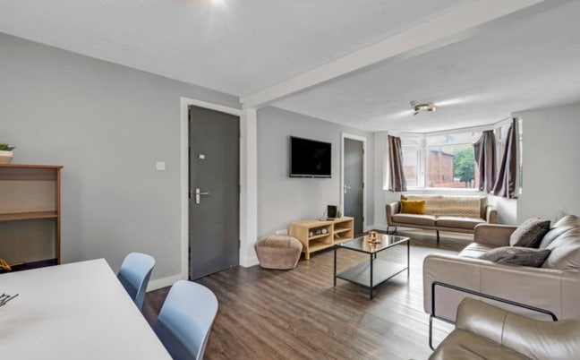 All Girls House in Headingley Main Photo